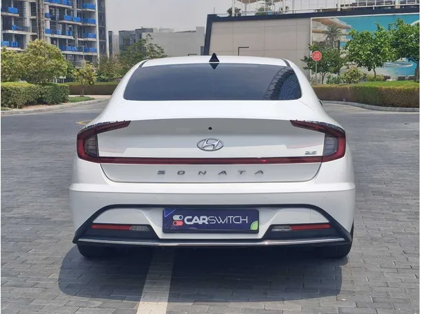 Car image 6