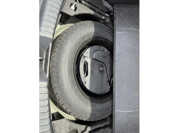 Car image 26