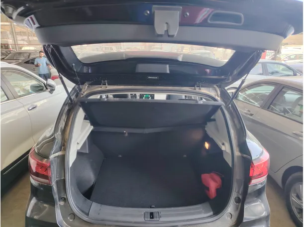 Car image 33