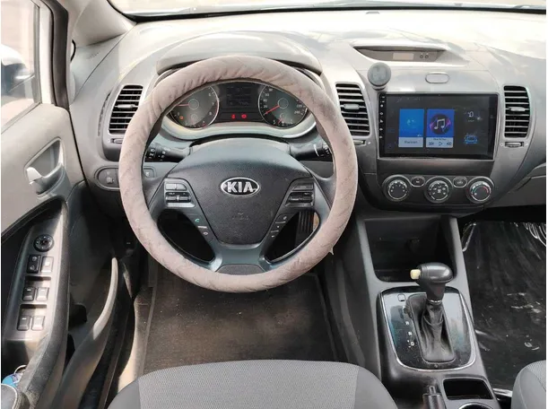 Car image 19