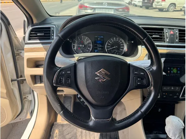 Car image 18