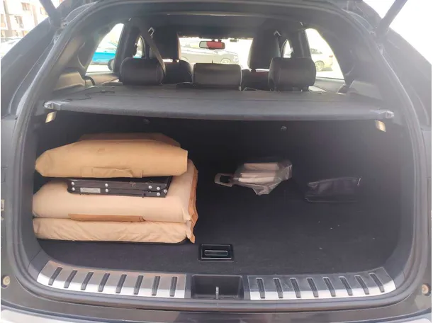Car image 25