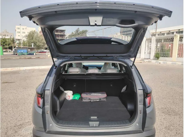 Car image 24