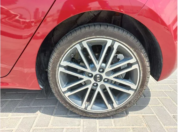 Car image 9