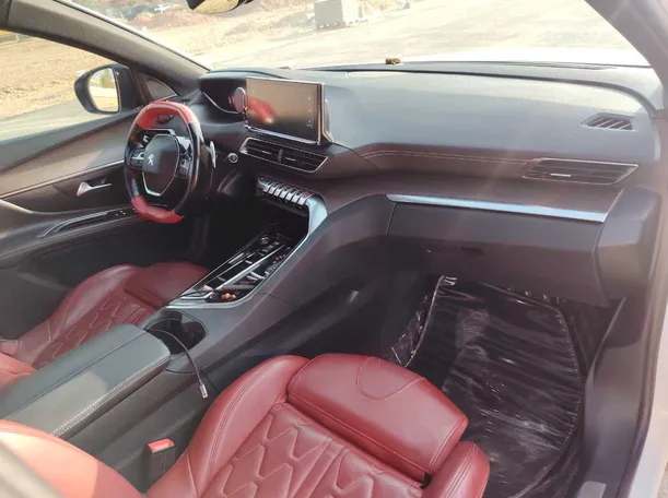 Car image 15