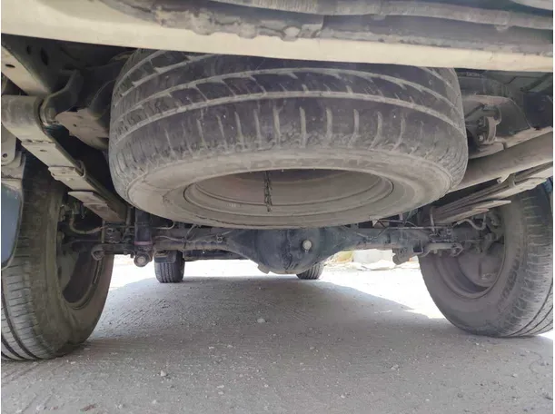 Car image 26