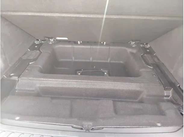 Car image 31