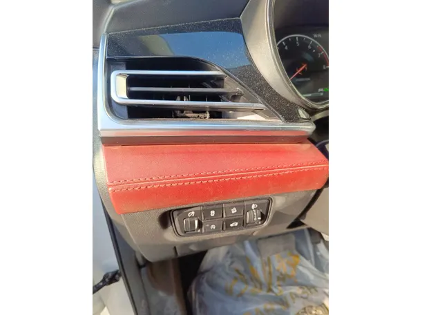 Car image 33