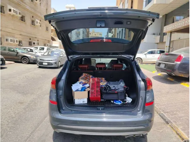 Car image 30