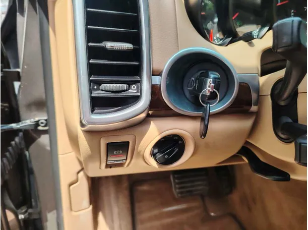 Car image 39