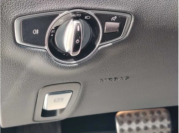 Car image 29