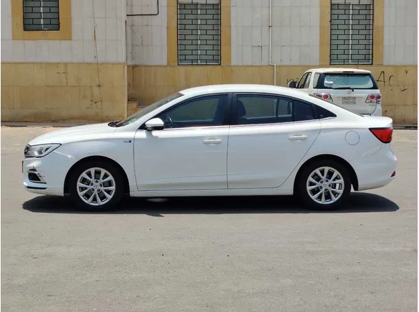 Car image 7