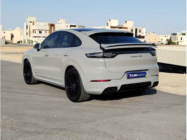 Car image 7