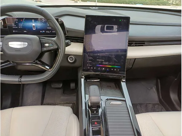 Car image 18