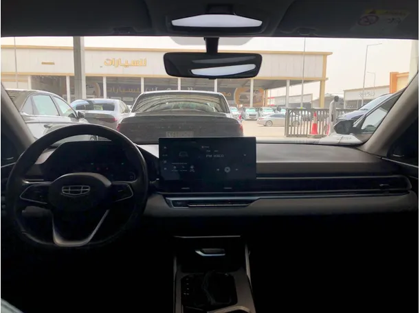 Car image 10