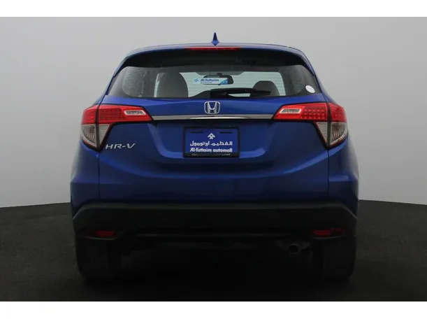 Car image 12