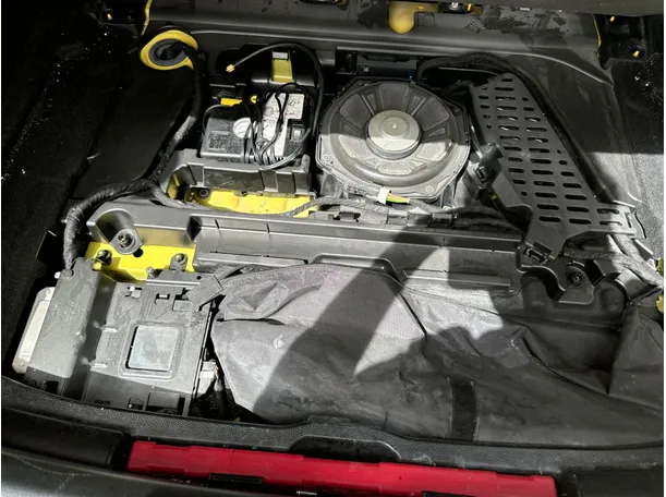 Car image 30