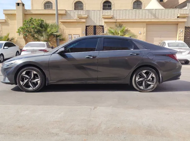Car image 8