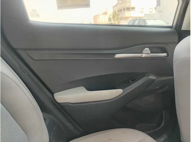 Car image 40