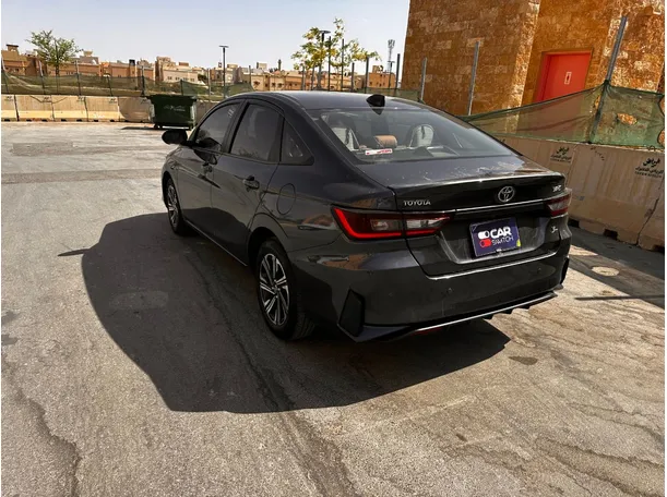 Car image 7