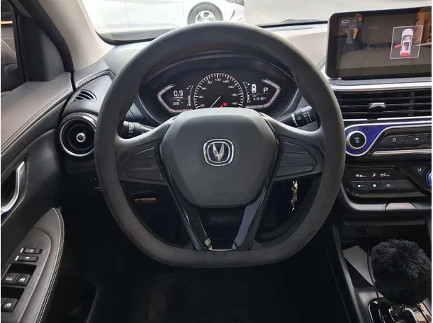 Car image 17