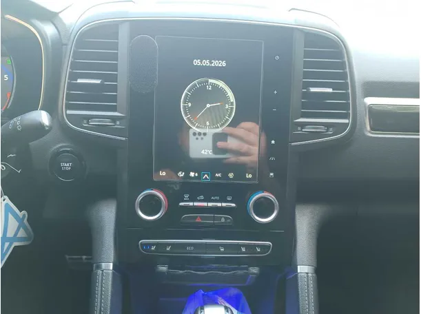 Car image 15