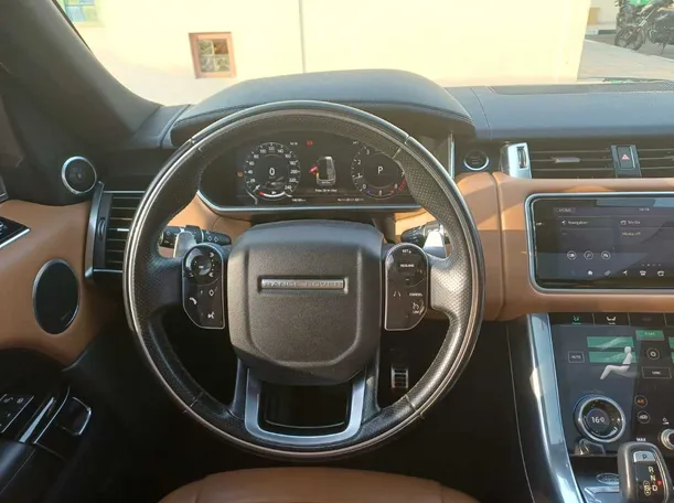 Car image 17