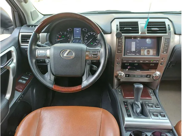 Car image 16