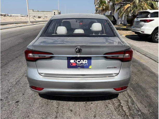 Car image 6