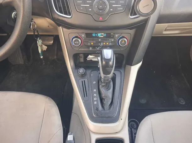 Car image 18