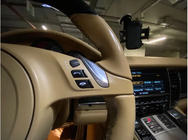 Car image 24