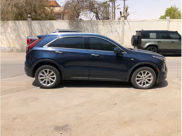 Car image 4