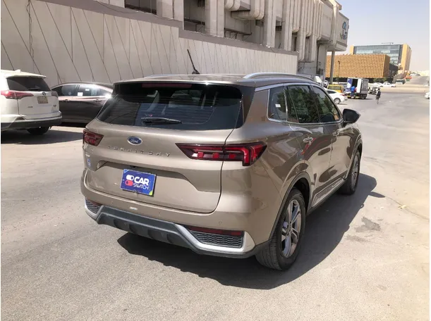 Car image 5