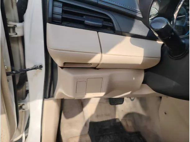 Car image 33