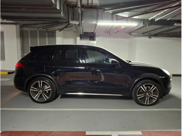 Car image 8