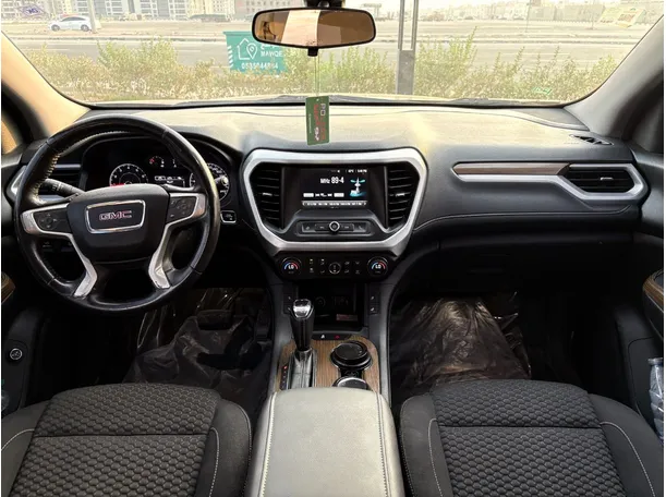 Car image 18