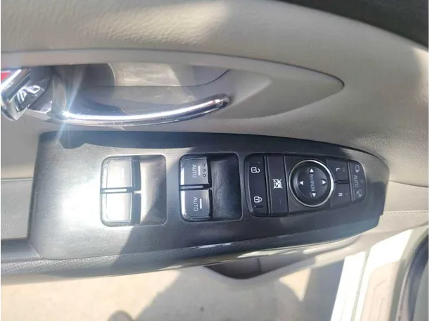Car image 31