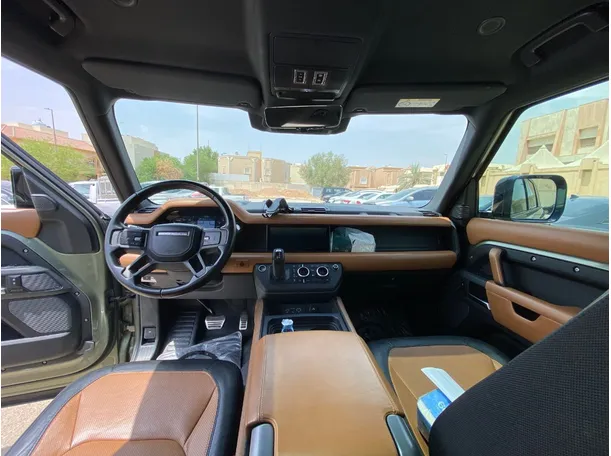 Car image 15