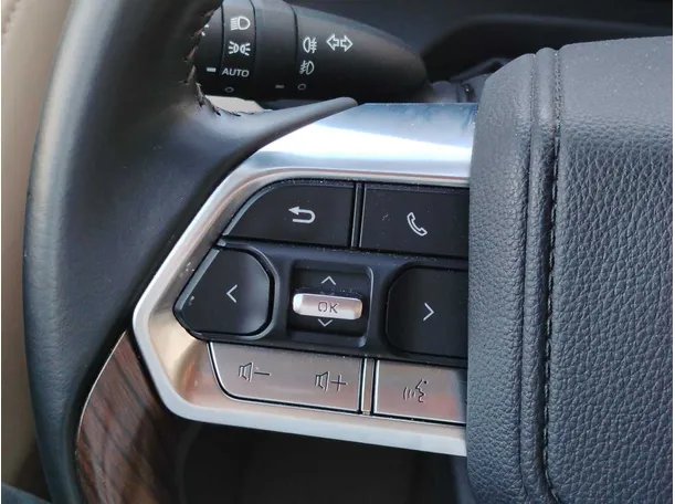 Car image 43