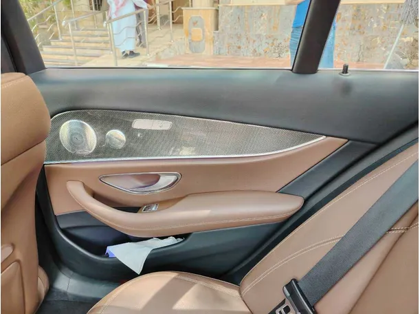 Car image 34