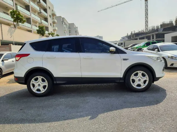 Car image 8