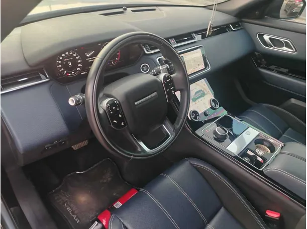 Car image 14