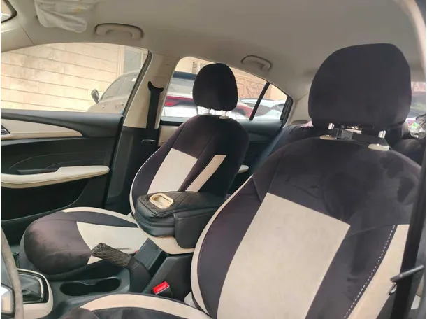 Car image 16
