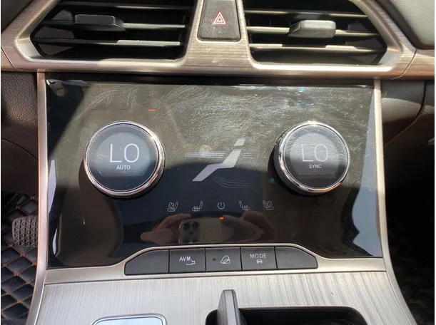 Car image 18