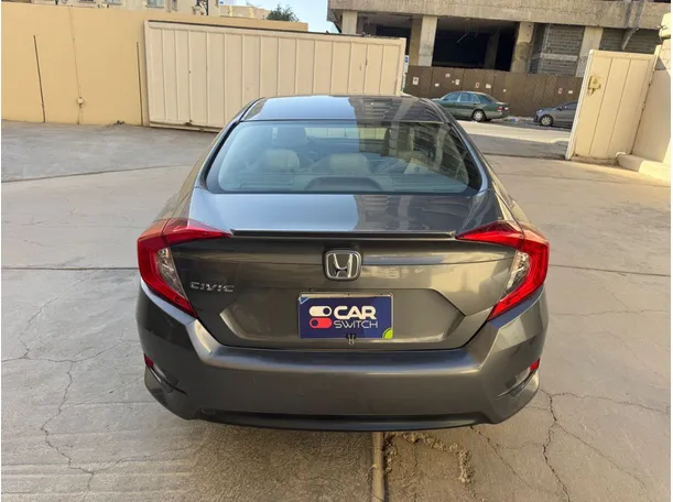 Car image 6