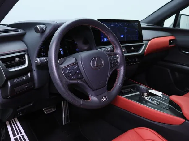 Car image 4