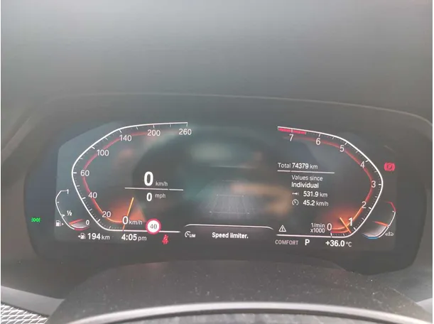 Car image 18