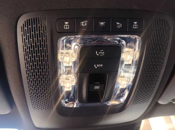 Car image 26