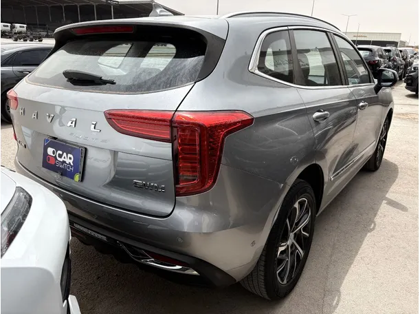 Car image 4