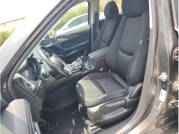 Car image 12